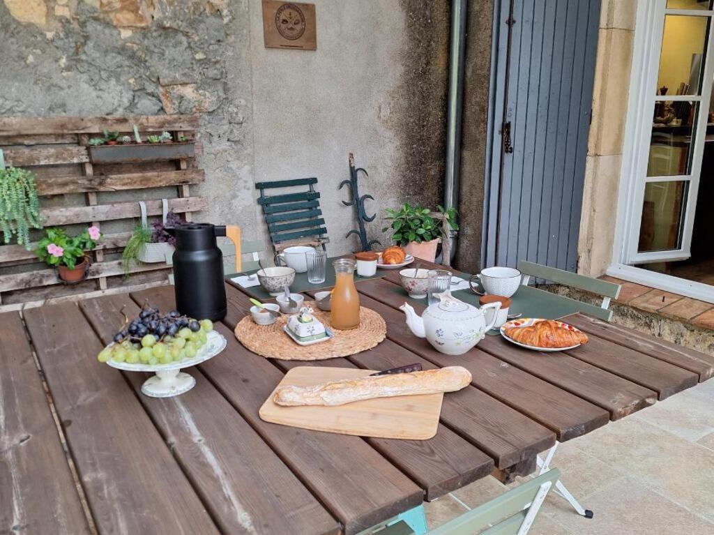 Bed and Breakfast Domaine De Capoulade Нарбонна Экстерьер фото